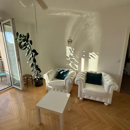 Marta * Klagenfurt am Woerthersee