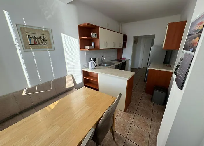 Marta * Klagenfurt am Woerthersee