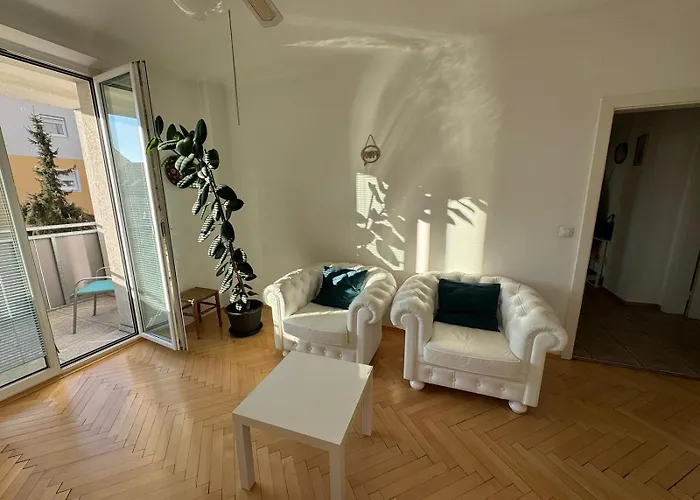 Marta * Klagenfurt am Woerthersee